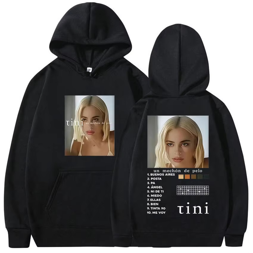 가수 Tini Stoessel 투어 앨범 2026 Me - Winter Clothing Drawing 리뷰 및 가격